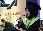 Tangis Ning Umi Laila Dipodium Wisuda