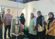 Melalui Program PKM, Kampus Unija Serahkan Alat Produksi Tambahan Kepada Pokmas