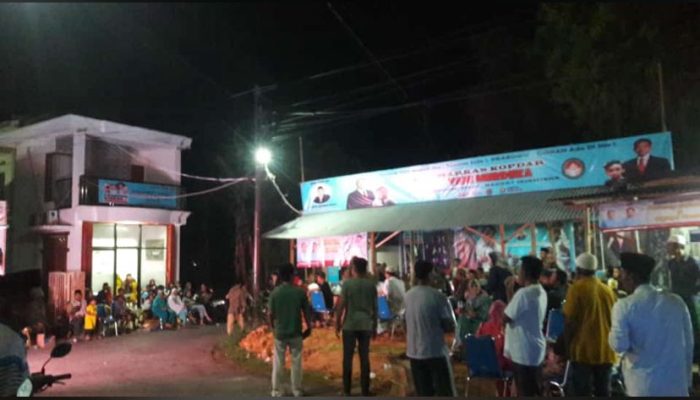 Warga Sumenep Menikmati Makan Sehat dan Susu Gratis