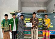Muhri Berikan Bantuan Kepada MWC NU Batuputih