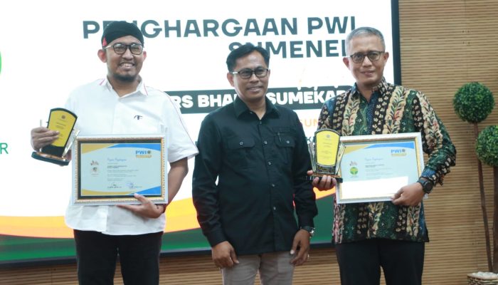 HPN 2024 PWI Sumenep Berikan Penghargaan kepada Bupati Fauzi dan Direktur BPRS