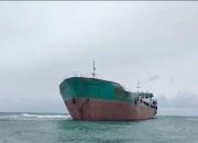 Kapal Tangker Seroja 3 Kandas di Perairan Kangean