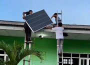 Pemdes Pagerungan Kecil Pasang  PLTS 3KW di Pondok Pesantren