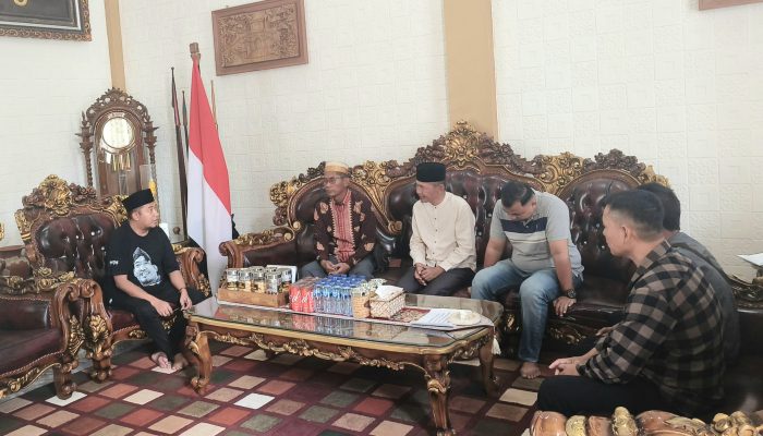 Kades Pagerungan Kecil Menemui Bupati Sumenep Bahas Penambahan PLTS 150 KWP