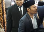 Mas Akis Jasuli Bikin Suasana Romantis di Pelantikan DPRD Sumenep