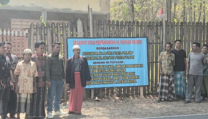 Fathor Rasyid bersama Kuasa Hukumnya Pasang Plang Umumkan Kepemilikan Tanah yang Sah