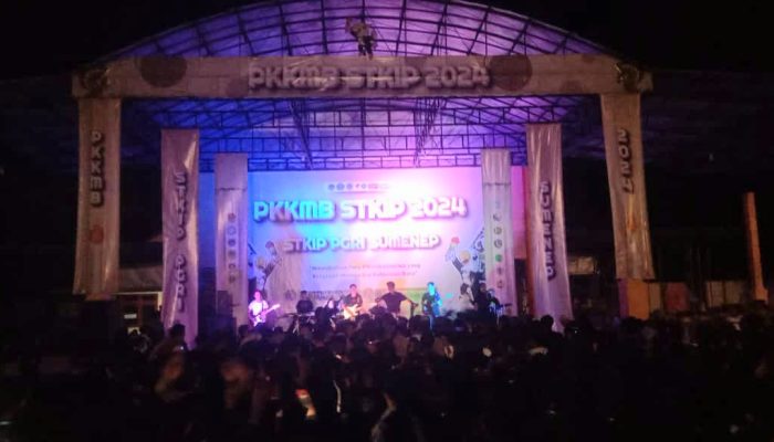 Meriahnya Malam Inagurasi PKKMB STKIP PGRI Sumenep 2024