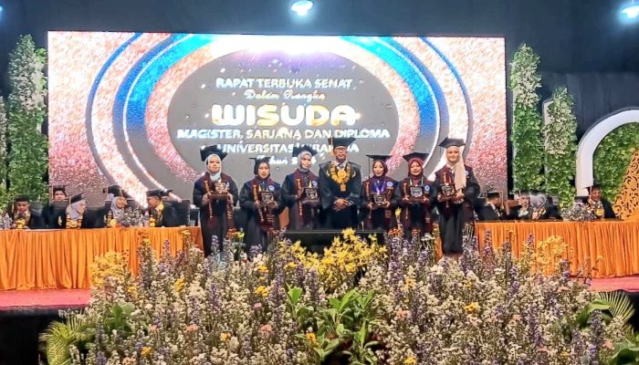 Dihadapan Wisudawan Unija Madura, Rektor: Gelar Bukan Hanya Simbol
