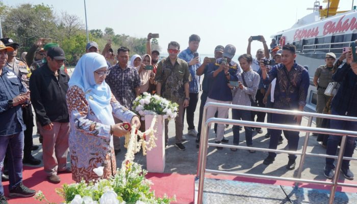 Plt Bupati Sumenep Launching Kapal Express Bahari 8B