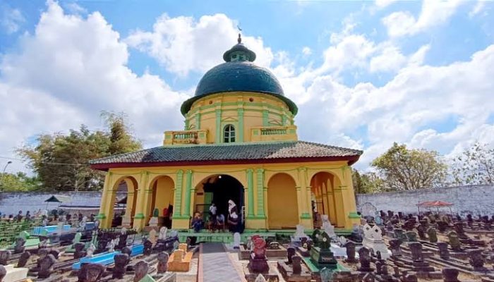 Pengunjung Wisata Religi di Sumenep Meningkat Signifikan