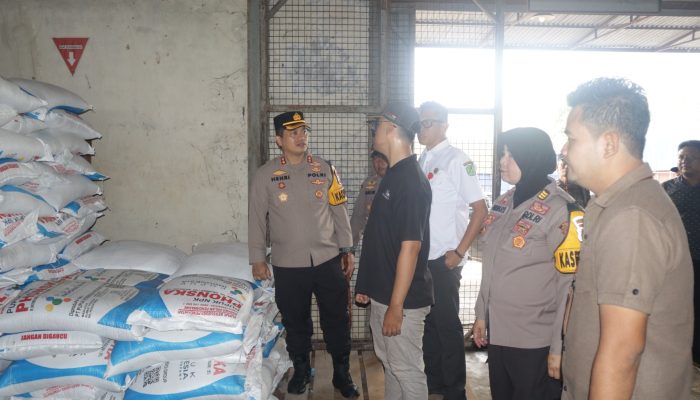 Polres Sumenep dan Tim KP3 Pantau Distribusi Pupuk Bersubsidi di Saronggi