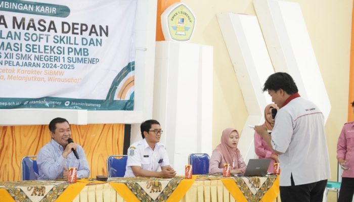 Rektor UNIBA Madura Sapa Siswa SMKN 1 Sumenep