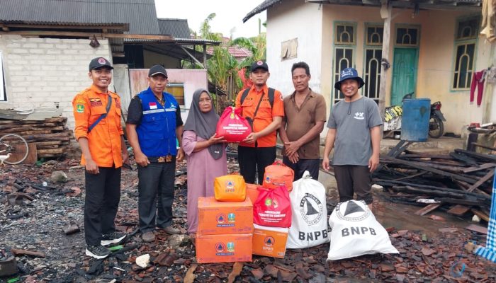 BPBD Sumenep Telah Menyerahkan Batuan Korban Kebakaran, Aminah Masih Menunggu Janji?