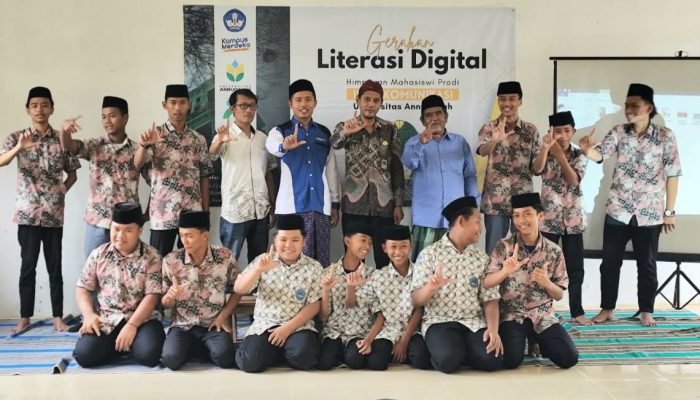 Generasi Bijak Digital: Upaya Literasi Digital Bersama Relawan TIK Sumenep dan HMP Ilmu Komunikasi UA
