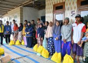 Forkopimda Sumenep Pantau Tanggul Jebol sekaligus Menyerahkan Bantuan