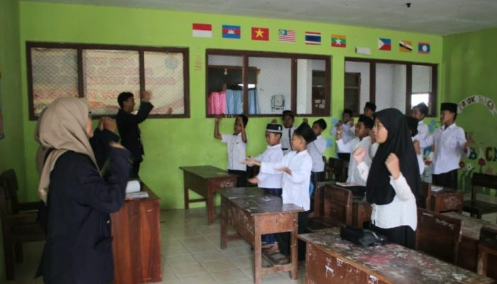 Mahasiswa KKN UTM Bangkalan Sosialisasikan Bahaya Bullying di SDN Palalang 1