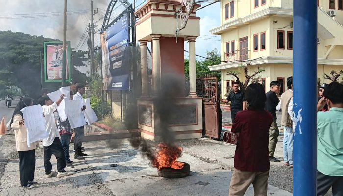 Setelah Didemo, Pimpinan STKIP Siap Akomodir Tuntutan Aliansi Mahasiswa Kepulauan