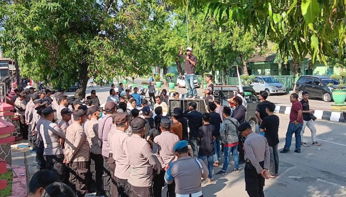 AMS Desak Seluruh Anggota DPRD Sumenep di Tes Urine