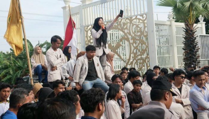 Mahasiswa UNIBA Madura Desak DPRD Sumenep Bersikap Tegas Mengevaluasi Layanan Kesehatan