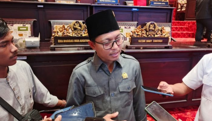 Fraksi PDI Perjuangan Usulkan Raperda Pembatasan Usia Pengguna Media Sosial
