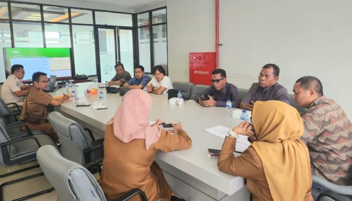 Meja Rapat Komisi III bareng ESDM Jatim: Tambang di Sumenep Tak Ada Yang Berijin