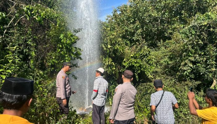 Fenomena Misterius! Sumur Bor di Sumenep Menyemburkan Air Setinggi 20 Meter Disertai Aroma Gas