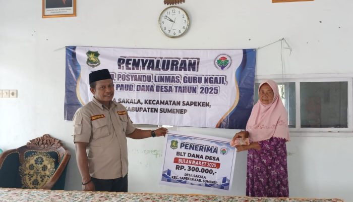 Pemdes Sakala Salurkan BLT DD 2025 kepada 10 Keluarga Penerima Manfaat