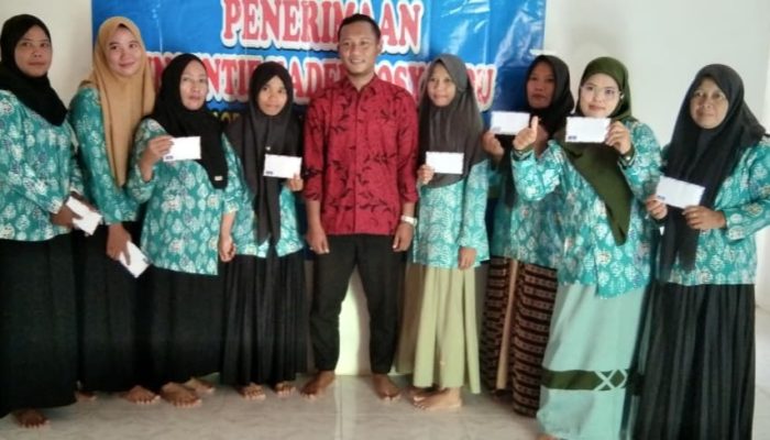 Pemerintah Desa Saobi Salurkan Insentif untuk 16 Kader Posyandu