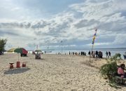 Wisata Pantai Salam Pulau Saebus Diserbu Ribuan Pengunjung di H+2 Idul Fitri 1446 H