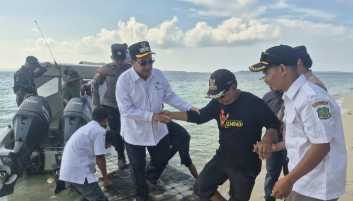Dorong Peningkatan Pariwisata, Wabup Sumenep Kunjungi Pantai Salam Pulau Saebus Sapeken