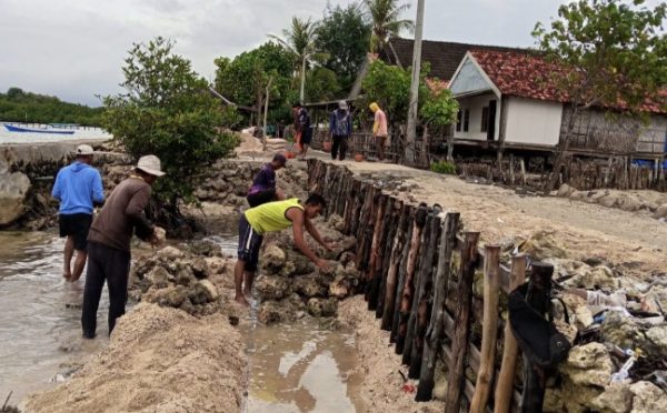 Pemdes Saobi Atasi Abrasi dengan Pembangunan Tangkis Laut di Dusun Sapapan