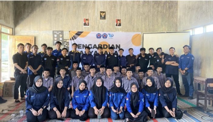 BEM Fakultas Teknik Unija Gelar Aksi Sosial di SMK Ar Rifaiyah, Bantu Ciptakan Ruang Belajar Nyaman