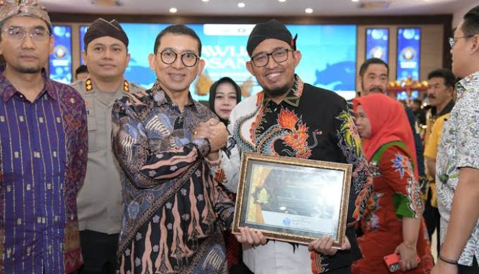 Bupati Sumenep Raih Penghargaan Tokoh Inspiratif di Ajang Internasional Keris Fest 2025