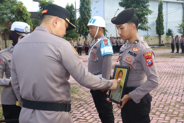 Pesan Kapolres Sumenep dalam Upacara PTDH: Ini Bukan Hal yang Membanggakan