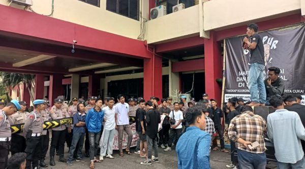 AMS Geruduk Kantor Pemkab Sumenep, Desak Pemerintah Tegas Berantas Oknum ASN yang Terlibat Kasus