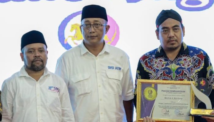 Bikin Bangga di SMSI Award 2025, RSUD Moh Anwar Diakui sebagai Pelopor Transformasi Kesehatan Daerah