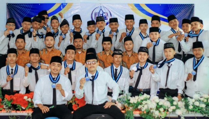 Khidmat dan Penuh Haru, SMAS Al-Miftah Sumber Kebun Gelar Perpisahan Siswa Kelas XII Tahun Ajaran 2024/2025