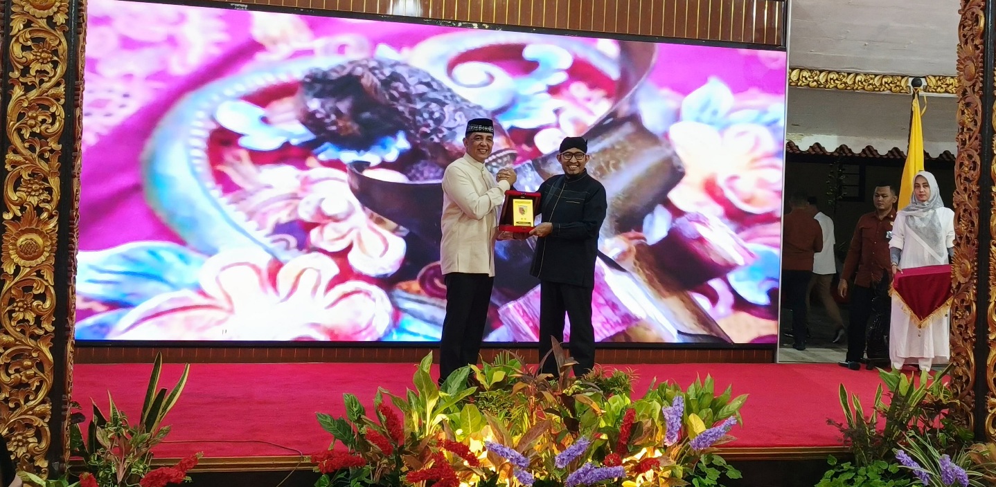 Harmoni Takbir Idul Adha di Pendopo Keraton Sumenep Bersama Pangdam V Brawijaya