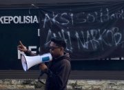 Pemuda Arya Wiraraja Serukan Perlawanan Narkoba di Depan Polres Sumenep, Tuntut Tangkap Bandar Besar