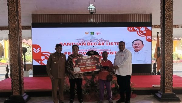 Bupati Fauzi Terima Bantuan Becak Listrik dari Presiden Prabowo, untuk Masyarakat