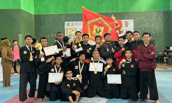 Santri TMI Al-Amien Prenduan Borong 11 Medali di Bupati Cup Sumenep 2025, Buktikan Dominasi di Arena Silat