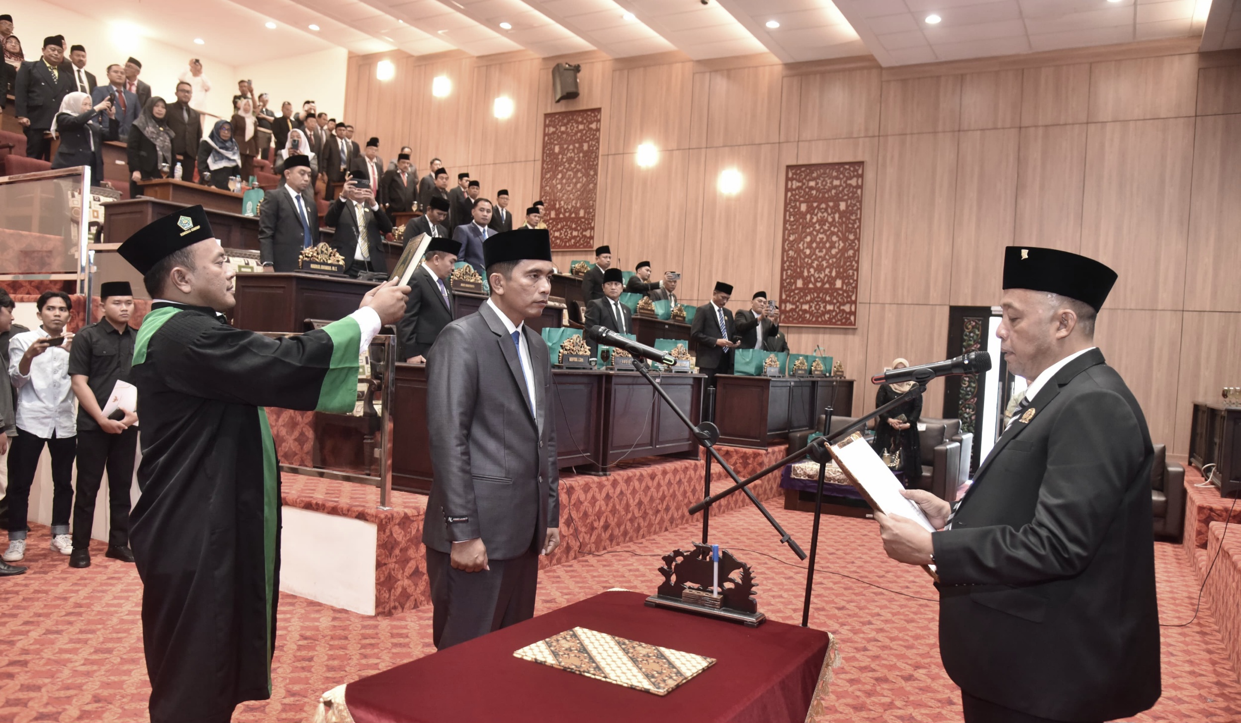 Hairul Anam Resmi Dilantik Jadi Anggota DPRD Sumenep Gantikan Bambang Eko Iswanto