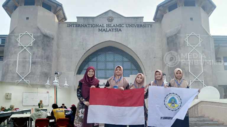 Tim Debat Putri Ponpes Annuqayah Lubangsa Sumenep Masuk Top 10 IIUM IDC 2025 di Malaysia