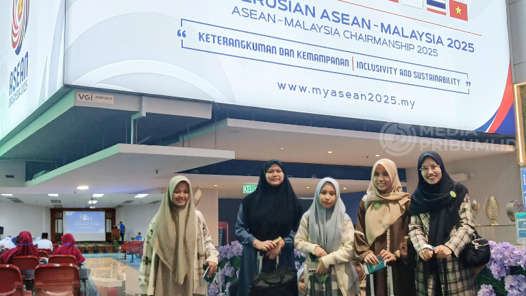 Tim Debat Ponpes Annuqayah Lubangsa Putri Melaju ke Babak Outround Interschool Debating Championship 2025 Malaysia