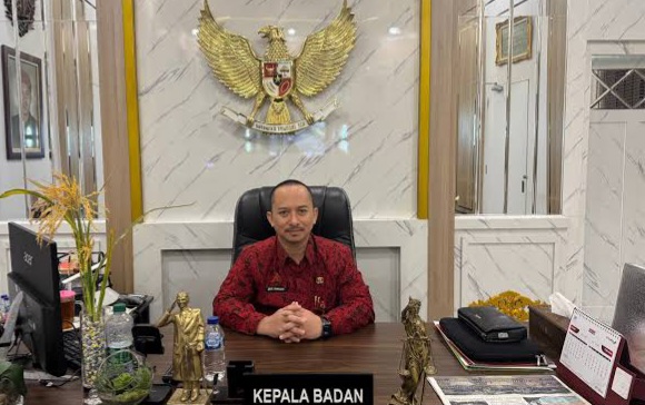 Disebut Sebagai Figur Potensial Calon Sekkab Sumenep, Arif Firmanto Tanggapi dengan Diam