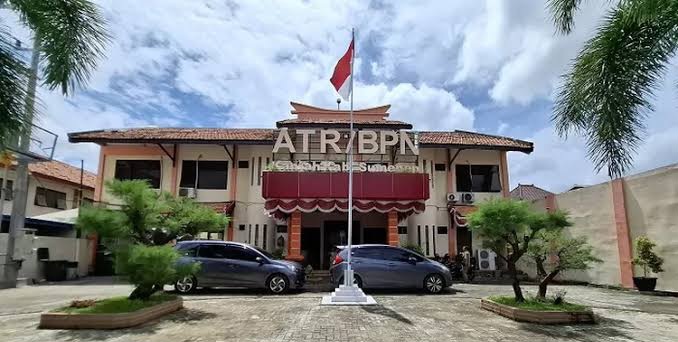 Polda Jatim Geledah Kantor BPN Sumenep, Usut Dugaan Pemalsuan SHM di Kawasan Laut Pantai Gersik Putih