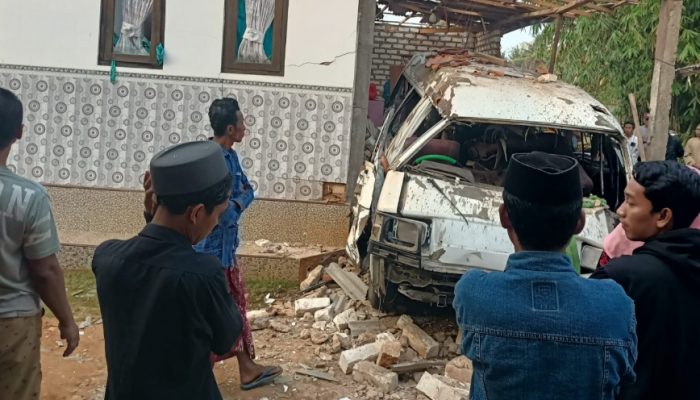 Ledakan Mobil Gegerkan Warga Ambunten, Sumenep: Satu Korban Luka Ringan