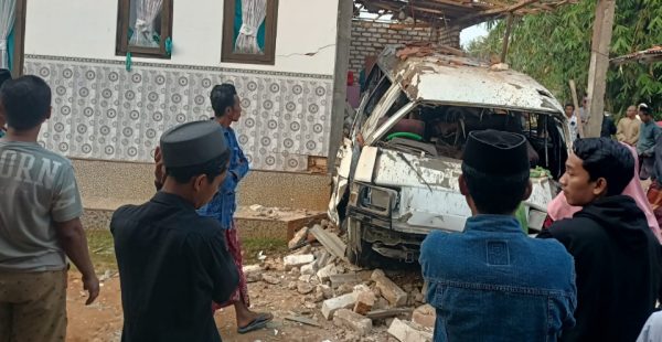 Ledakan Mobil Gegerkan Warga Ambunten, Sumenep: Satu Korban Luka Ringan
