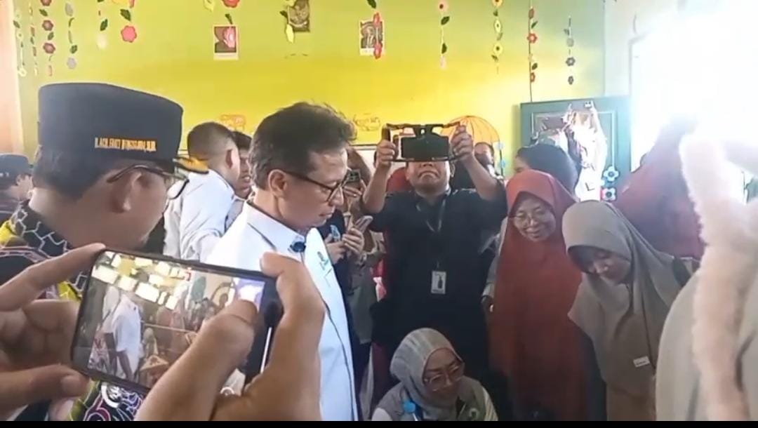 Menkes Tinjau Vaksinasi Campak di Sumenep, Target Rampung Dua Minggu