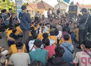 BEM Universitas Wiraraja Gelar Aksi di Depan Mapolres Sumenep, Desak Pecat Oknum Polisi Pelaku Represifitas